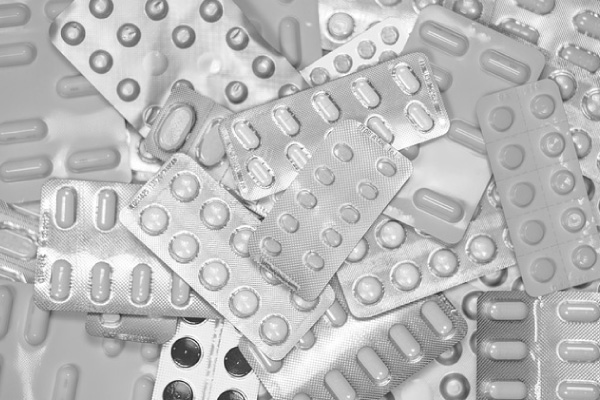 製薬業界を揺さぶる「薬価制度改革案」