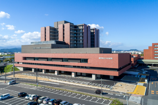 鳥取県立中央病院（鳥取県鳥取市）